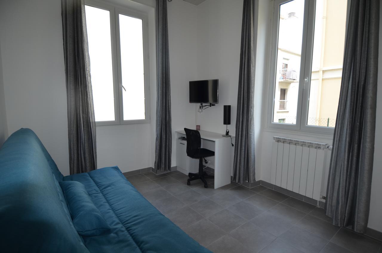 Appartement 4 Personnes Dans Les Hauteurs Du Port De *