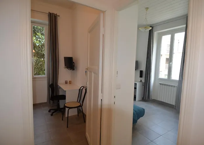 Appartement 4 Personnes Dans Les Hauteurs Du Port De Nice